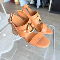 Hannah Wedge, Shu Shop