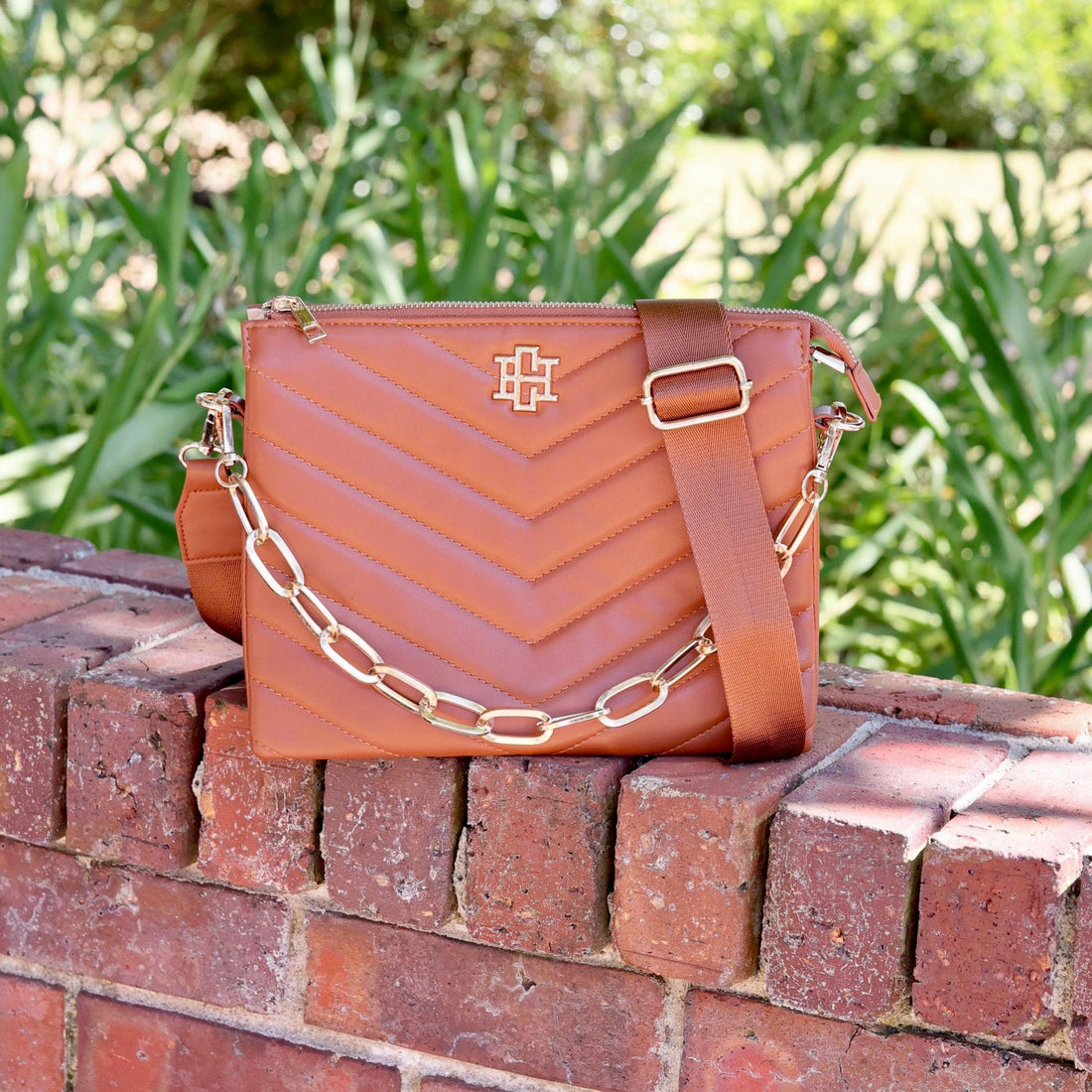 Ariana Crossbody Saddle VQ