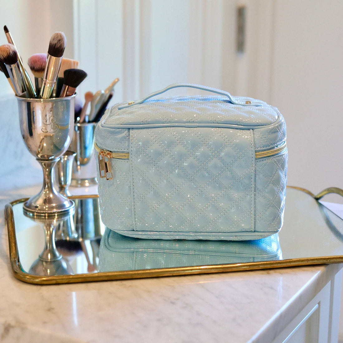 Hampton Train Case (Light Blue)