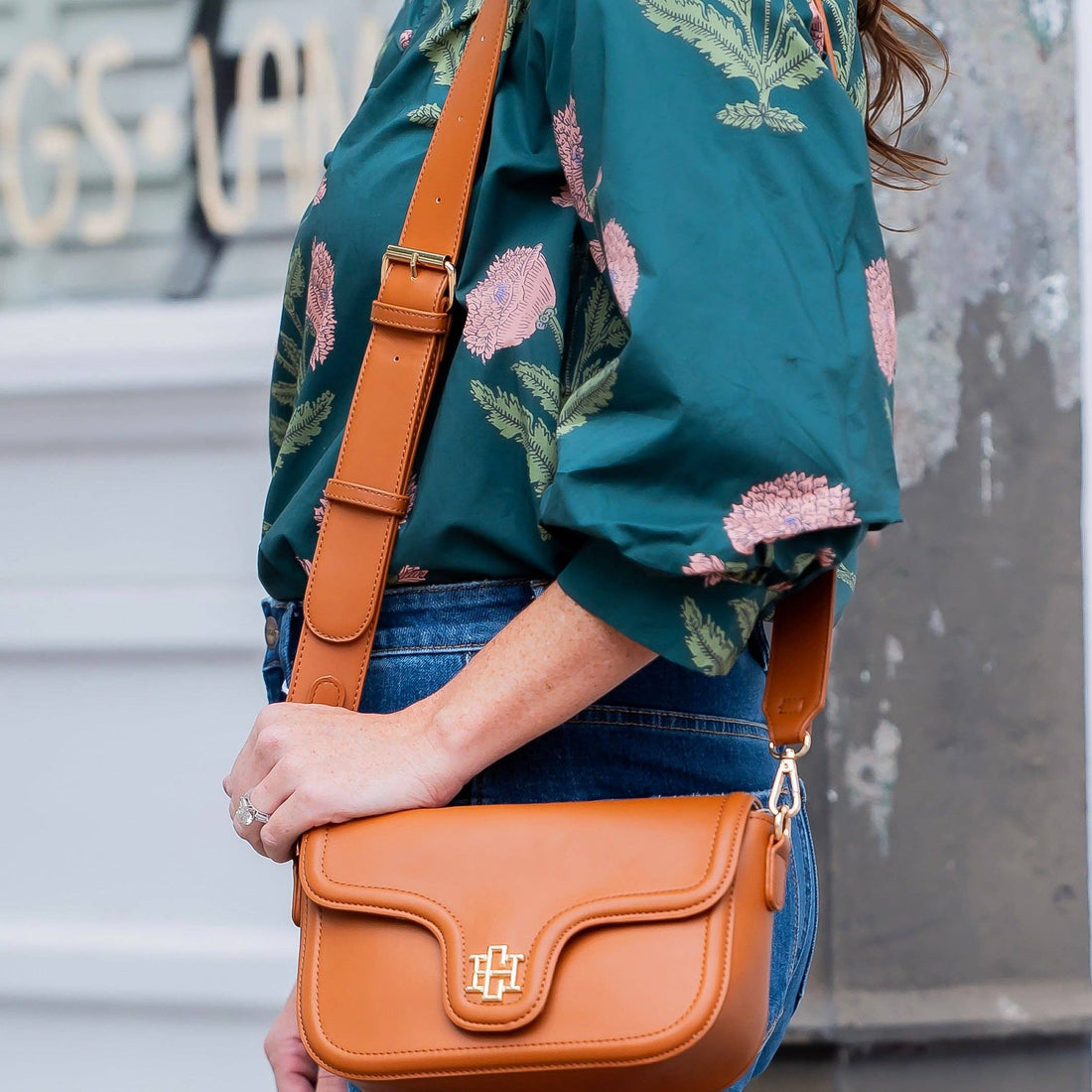 Juliet Crossbody Bag Purse (Saddle)