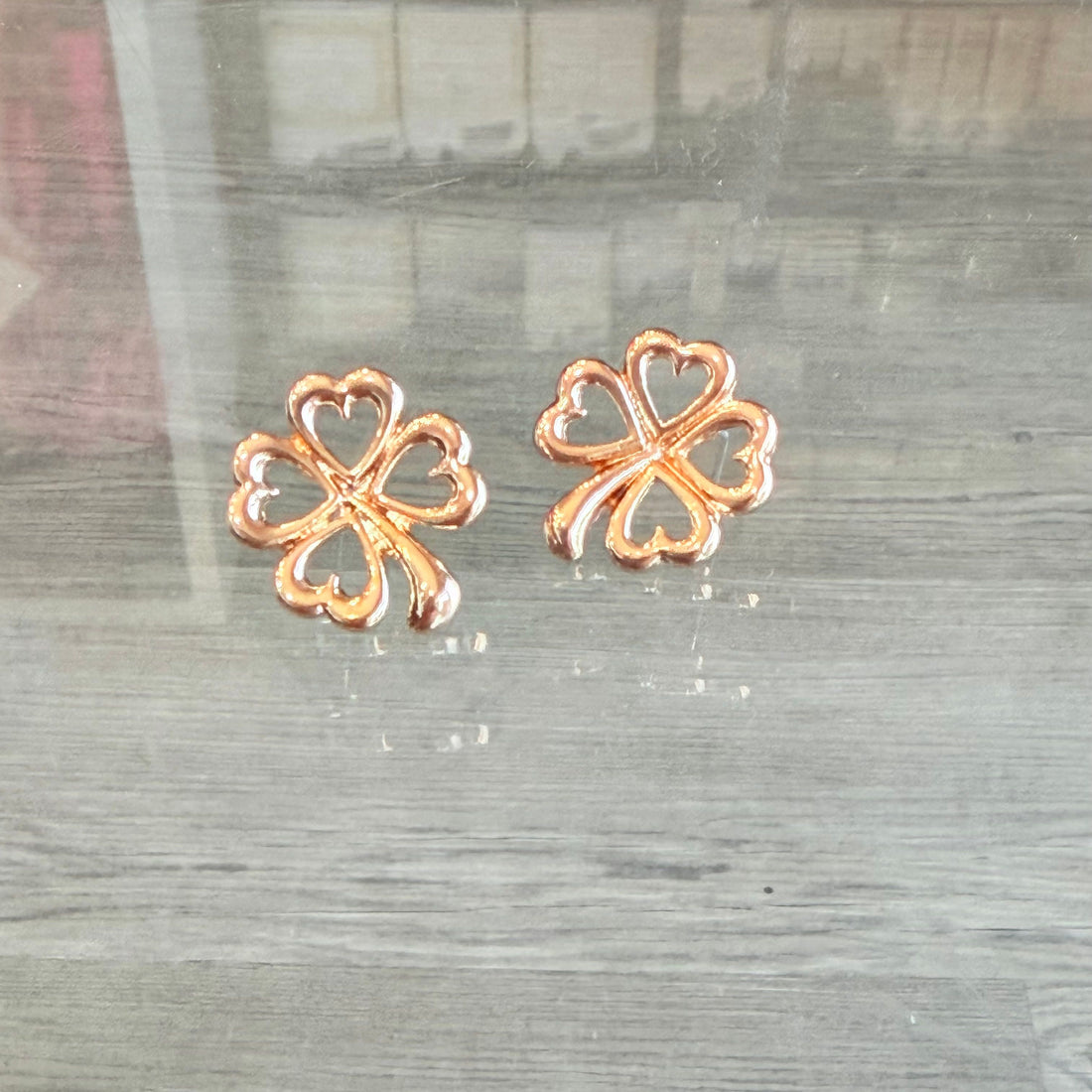 Clover Outline Earring
