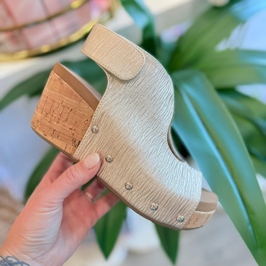 Frisky (champagne) Wedge