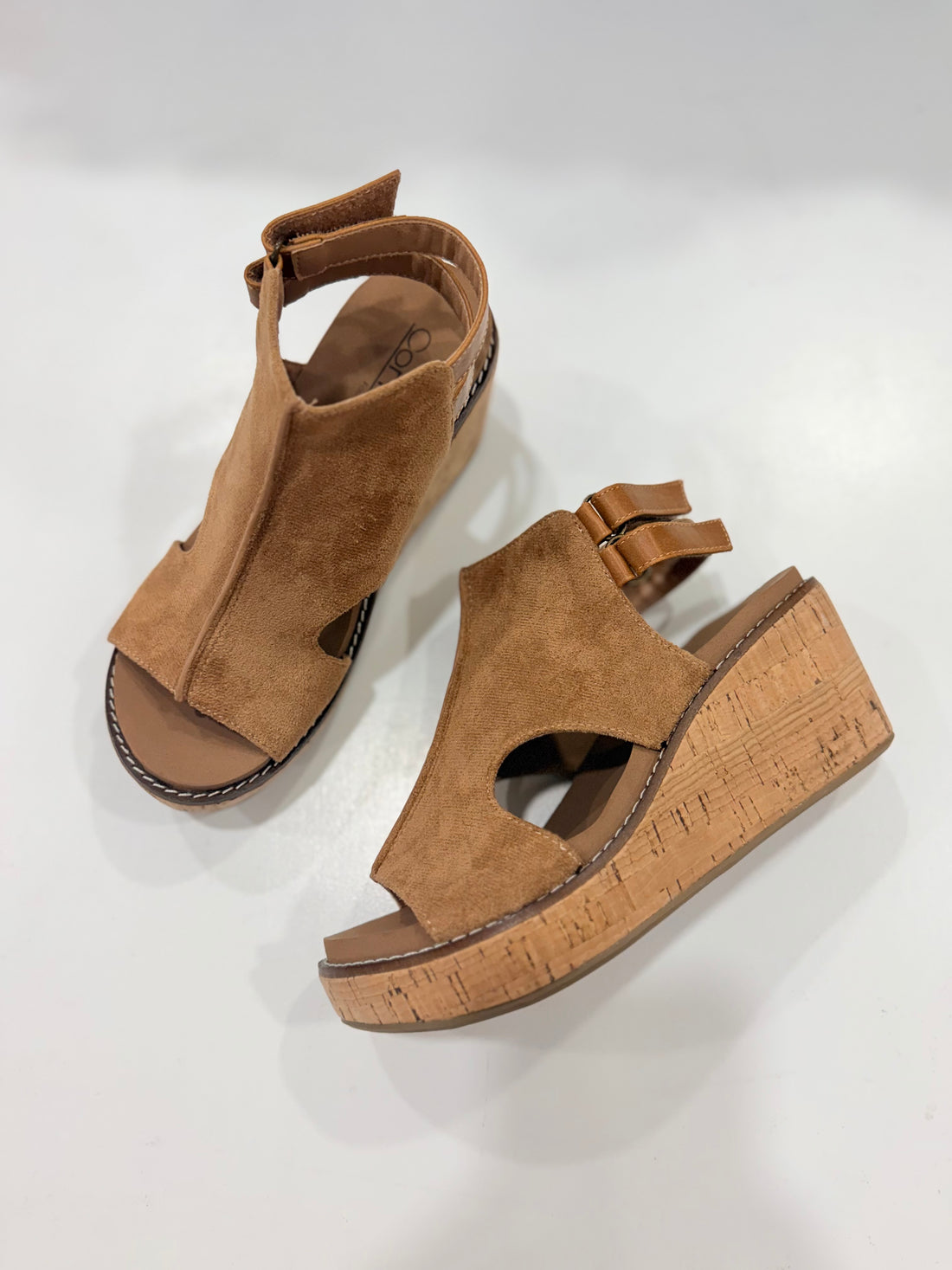 Falling Hard Wedge(Tobacco Suede)