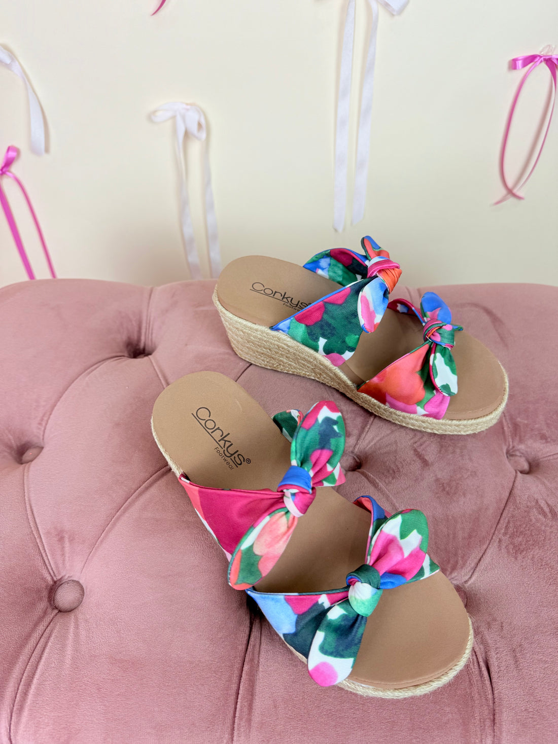 Tie The Knot Wedge