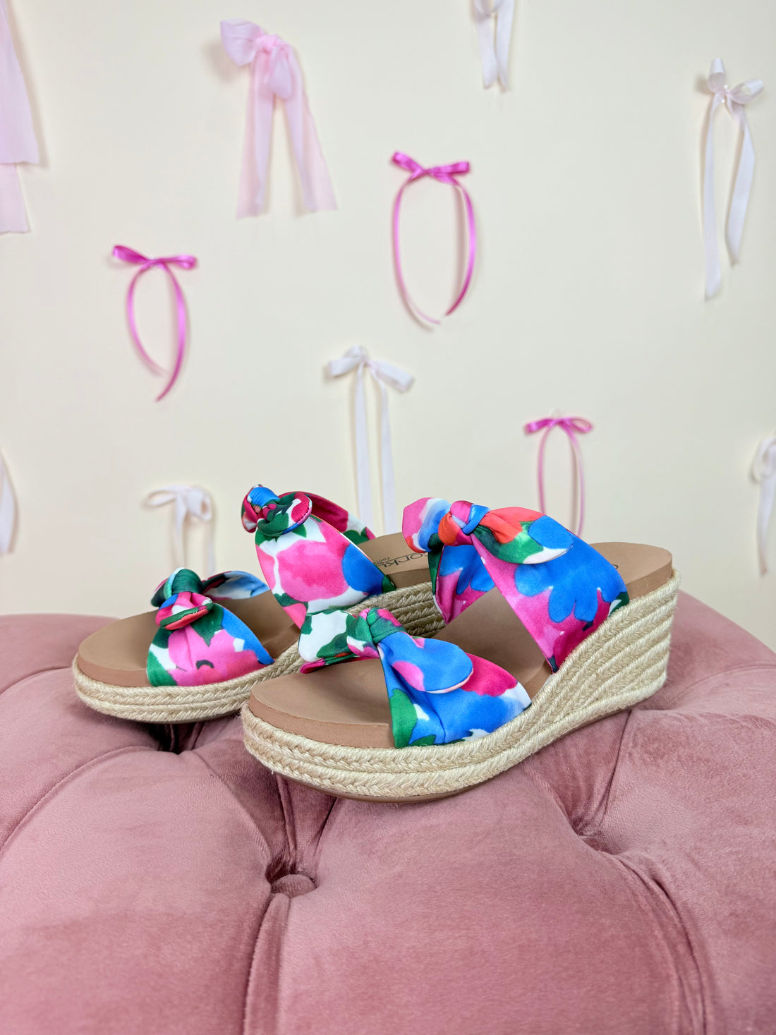 Tie The Knot Wedge