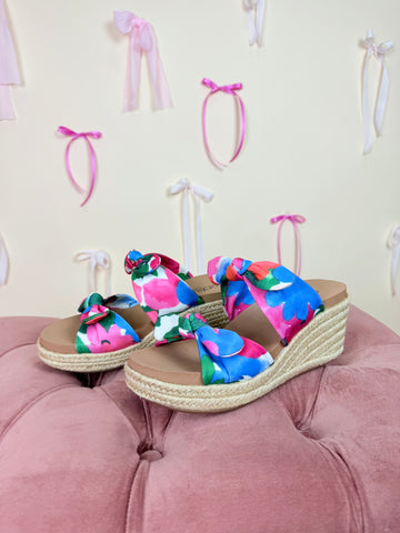 Tie The Knot Wedge