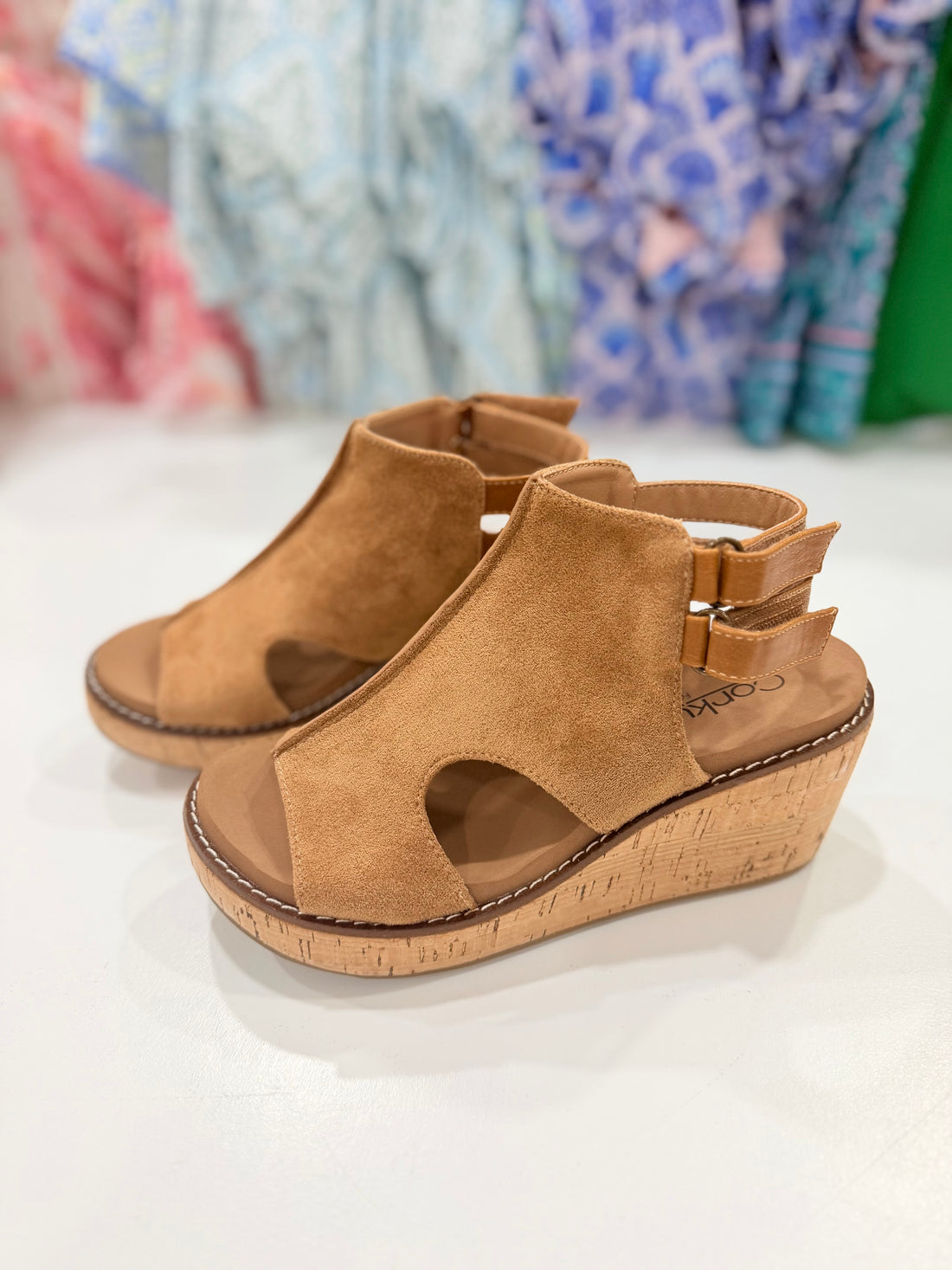 Falling Hard Wedge(Tobacco Suede)