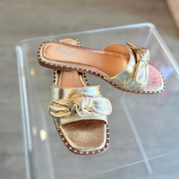 Clam Bake Sandal (Gold)