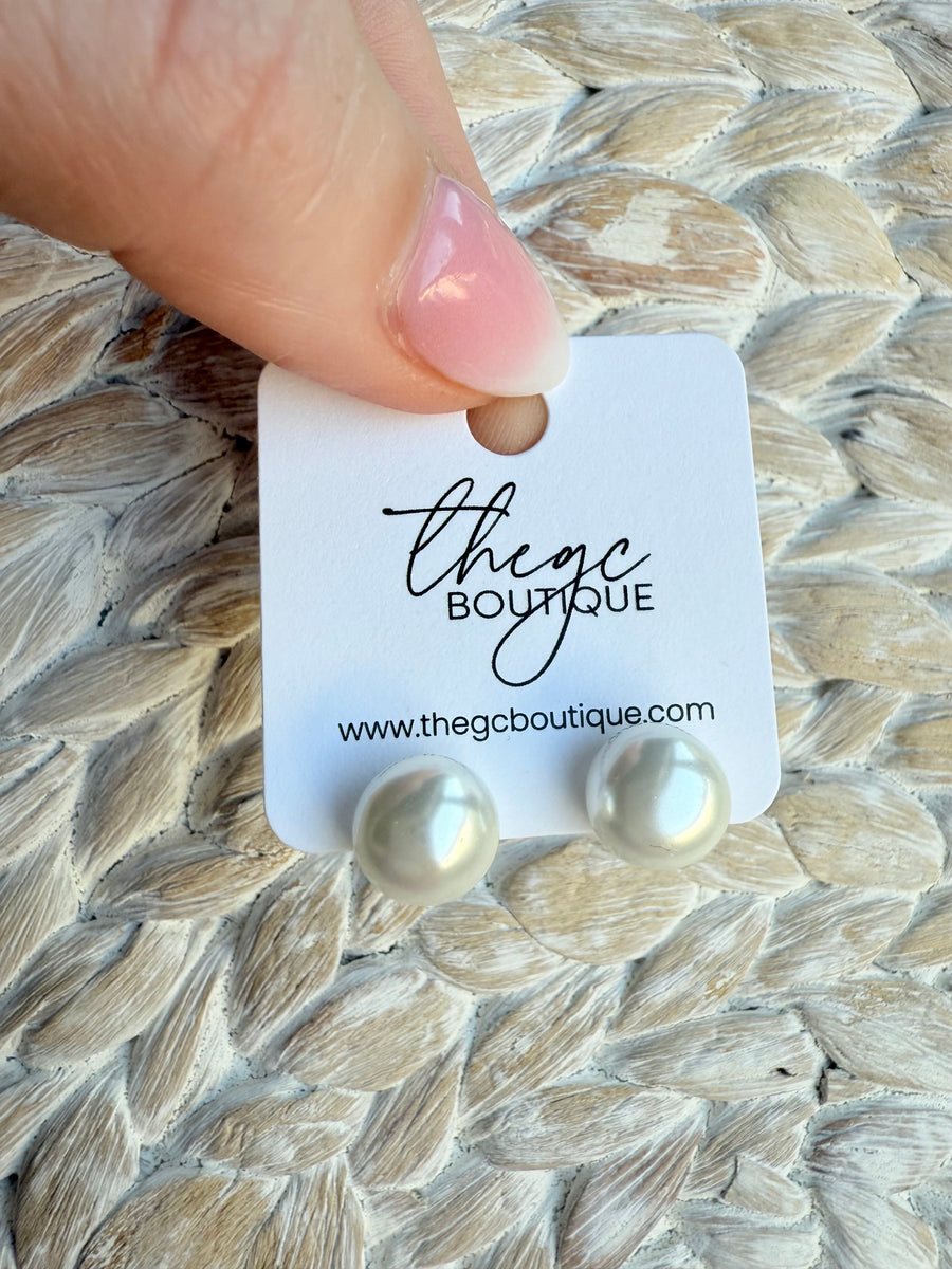 10 mm Pearl Stud Earring