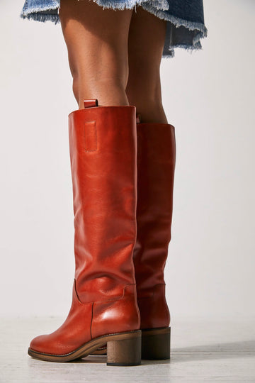 Tabby ,Tall Boot