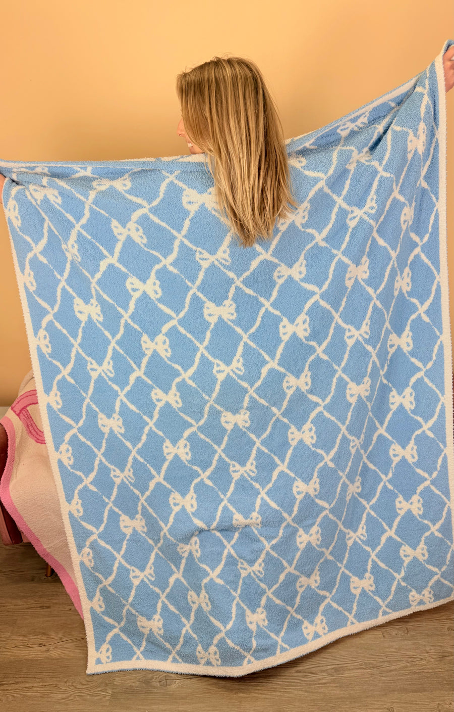 Bow Knitted Blanket
