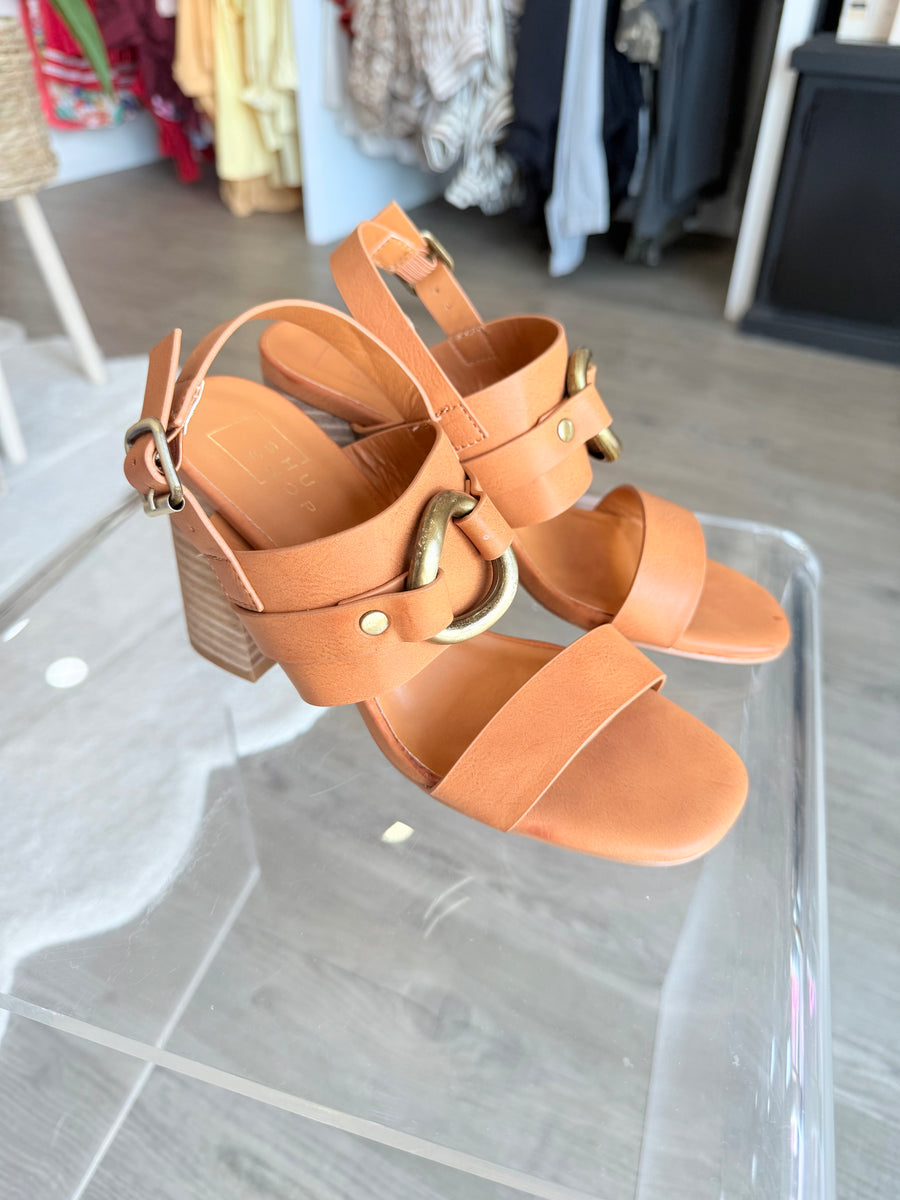 Hannah Wedge, Shu Shop