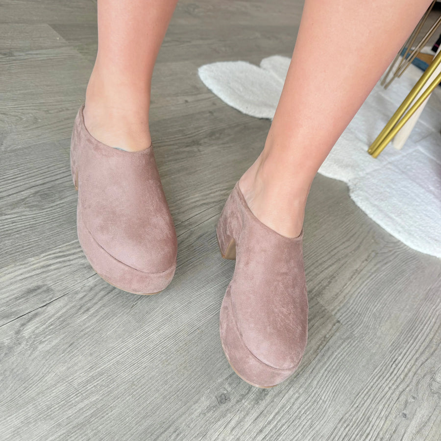 Frankie, Shu Shop Clog