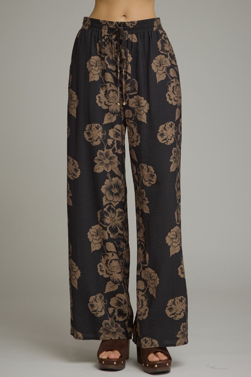 Mia Pant